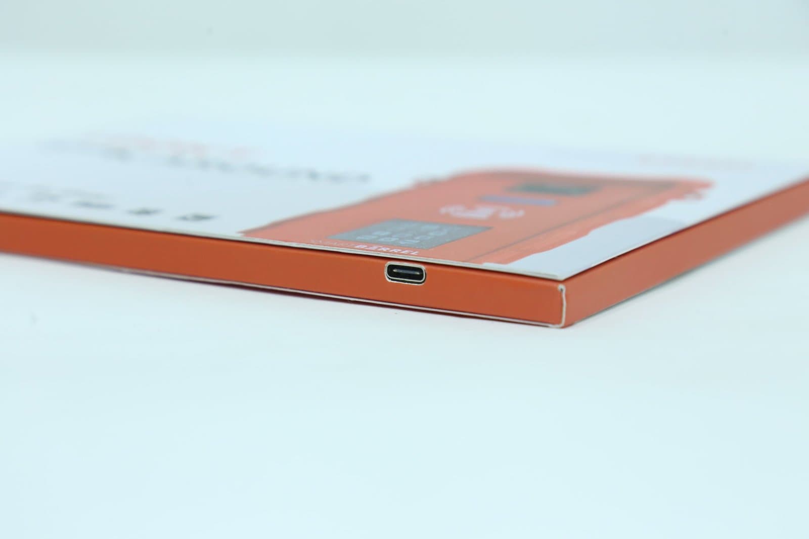 Detalle del puerto de carga USB-C